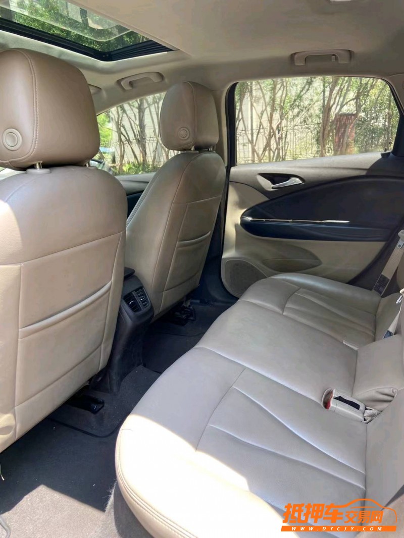 青岛16年别克威朗7