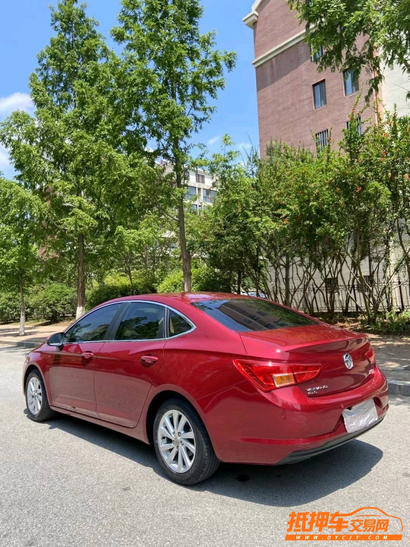 青岛16年别克威朗8