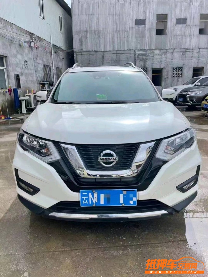 麗江20年日產奇駿1