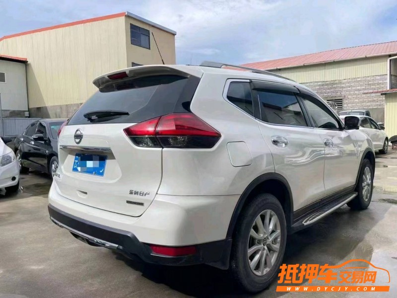 麗江20年日產奇駿5