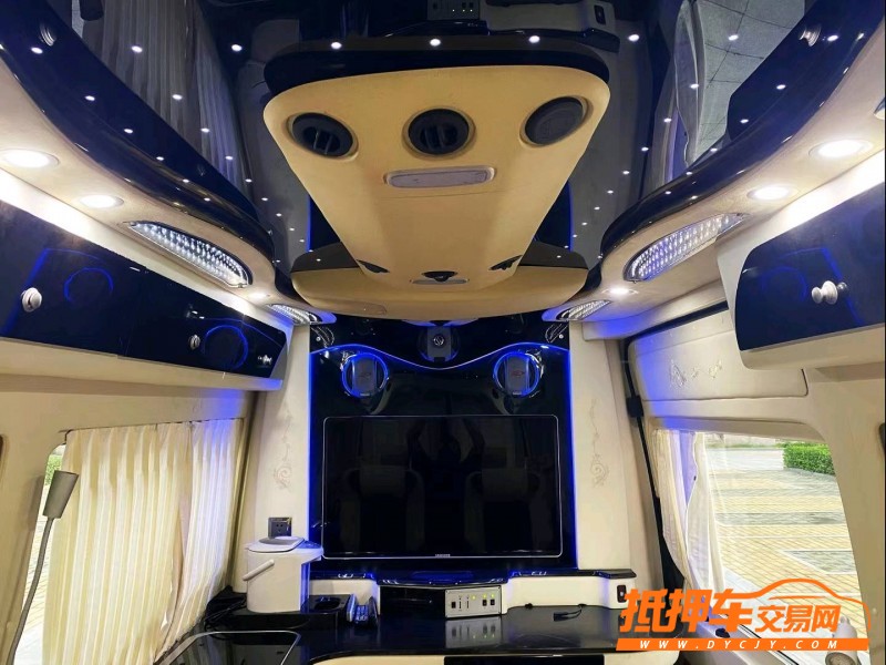 烟台13年奔驰斯宾特6