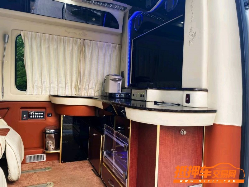 烟台13年奔驰斯宾特8