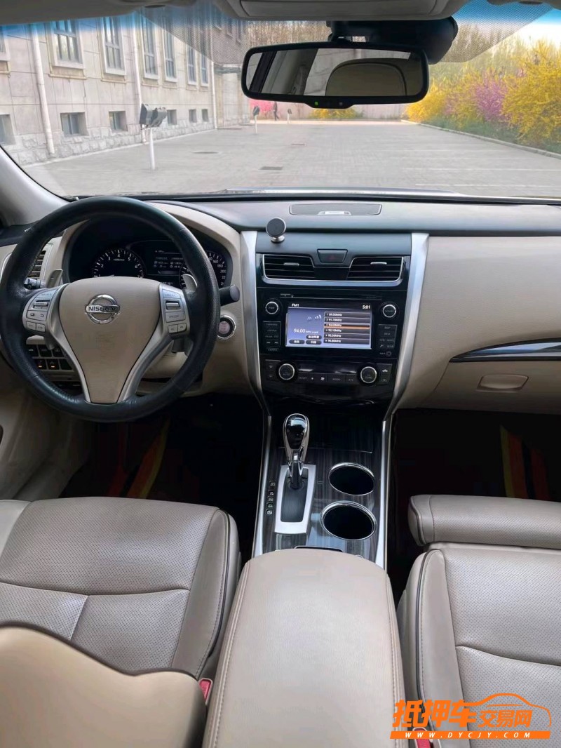 唐山16年日產天籟6