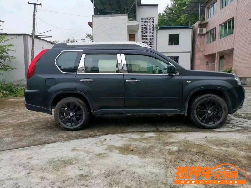 重慶12年日產奇駿4
