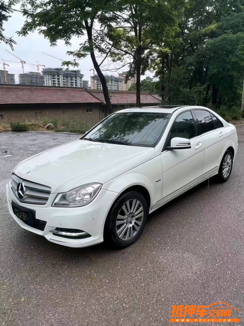 天水12年奔馳C8