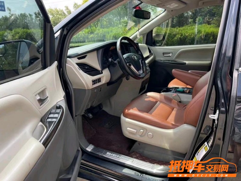 盐城19年丰田塞纳4