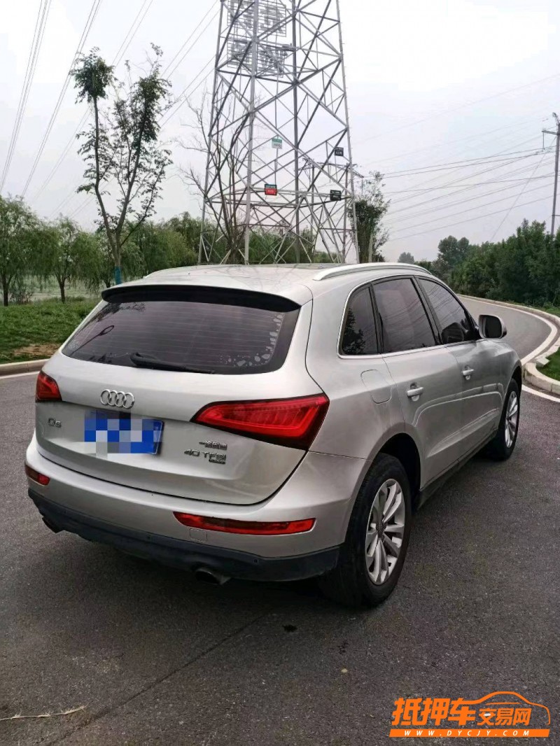 濟寧14年奧迪Q58