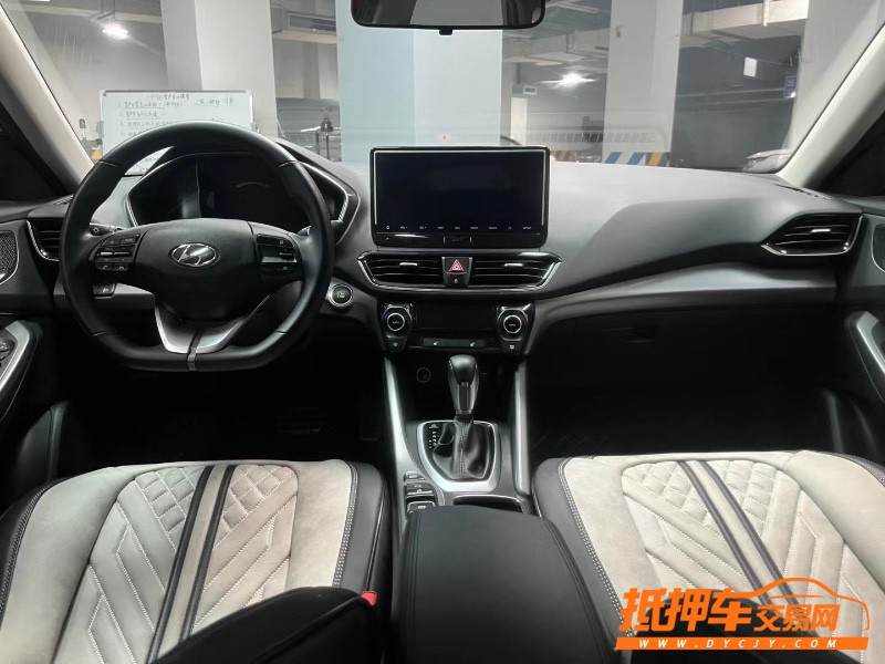 成都20年現代菲斯塔1