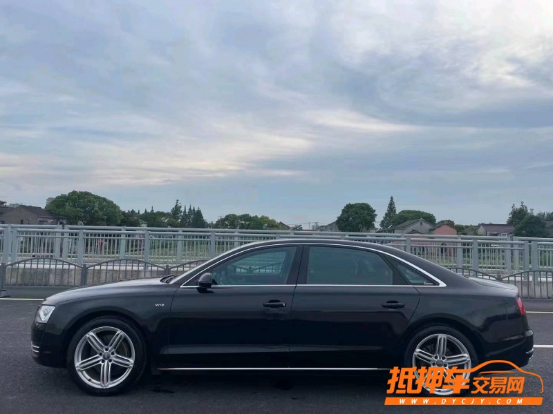 上海12年奧迪A8L7