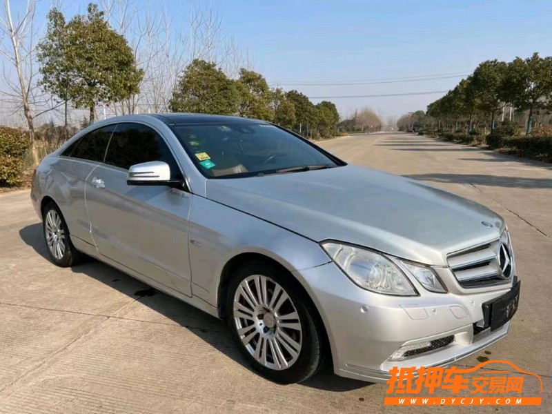 盐城11年奔驰E8