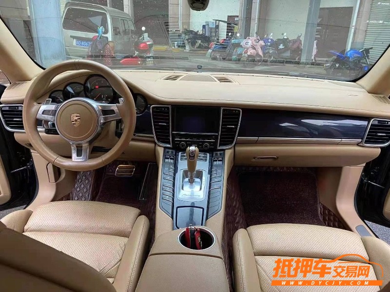 吉安13年保時捷帕拉梅拉5