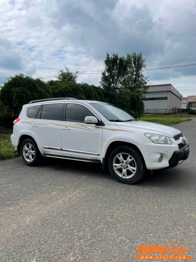 沈阳13年丰田RAV42