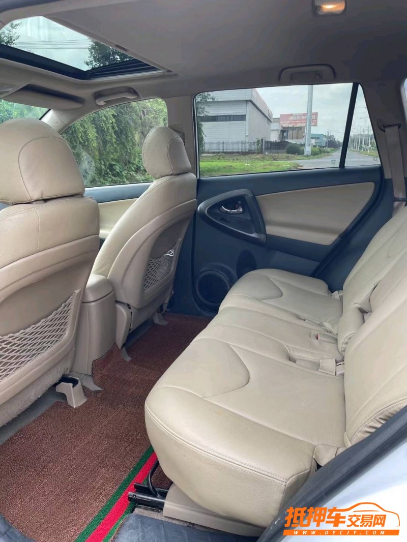 沈阳13年丰田RAV44