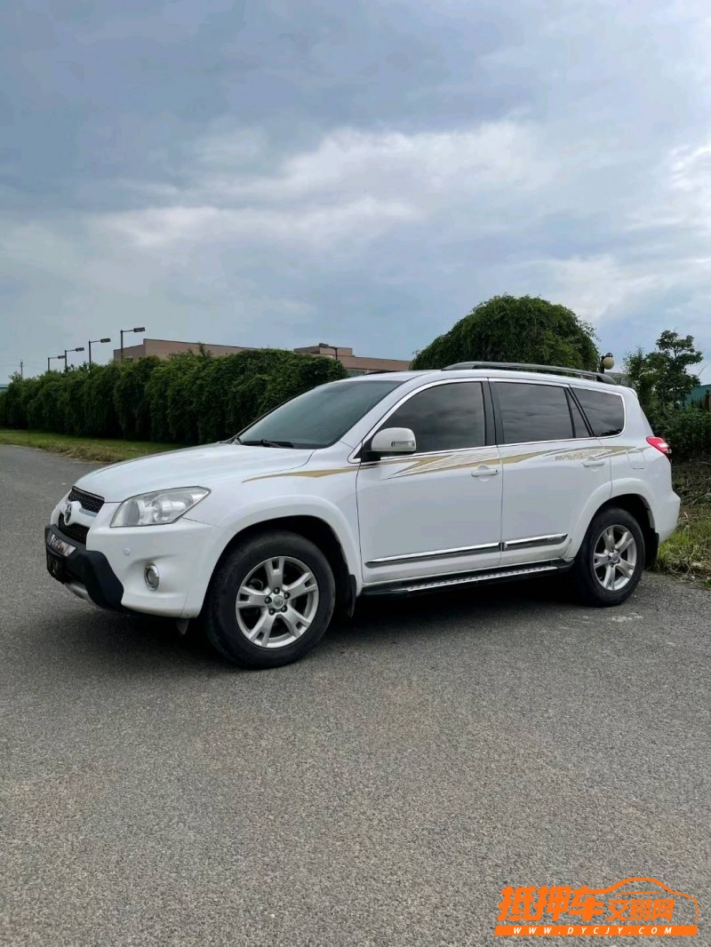 沈阳13年丰田RAV48