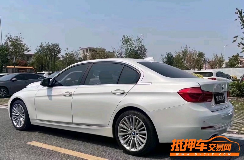 中山18年宝马3系5