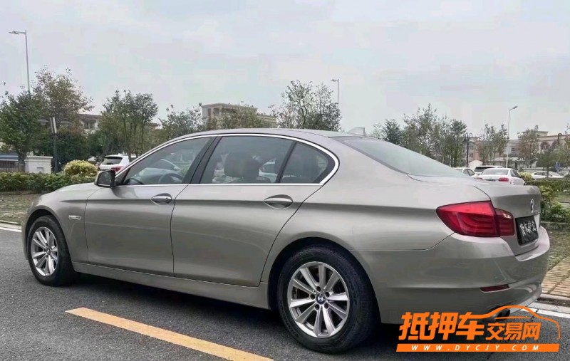 中山13年宝马3系4
