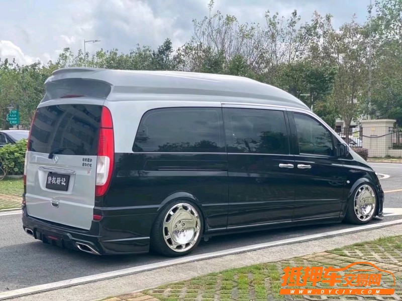 中山13年奔驰威霆5