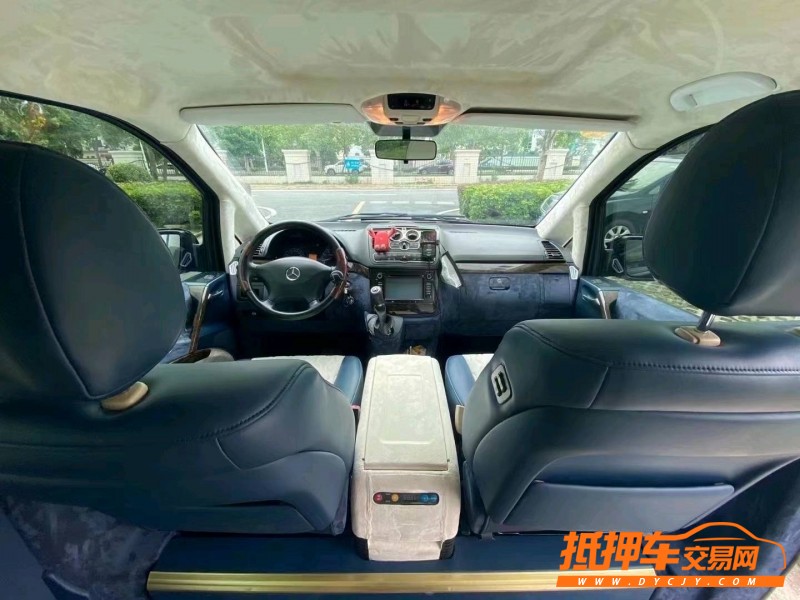 中山13年奔驰威霆6