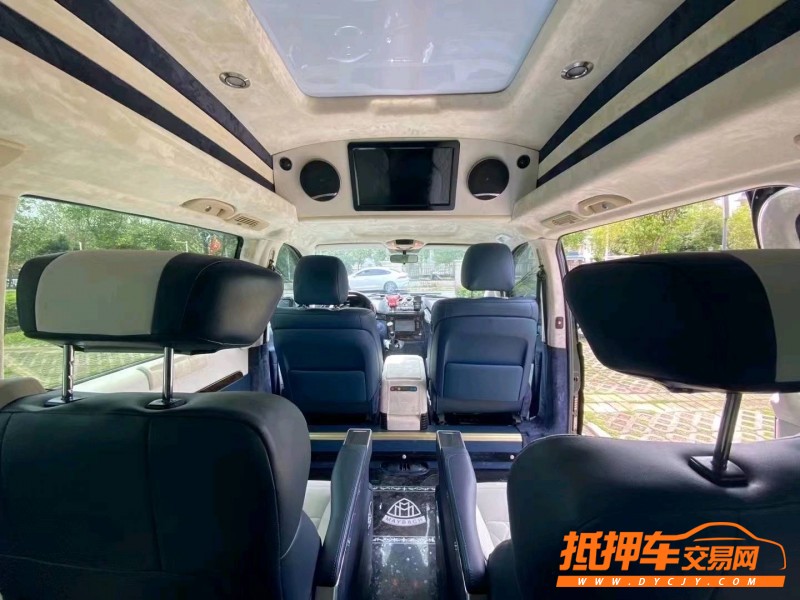 中山13年奔驰威霆8