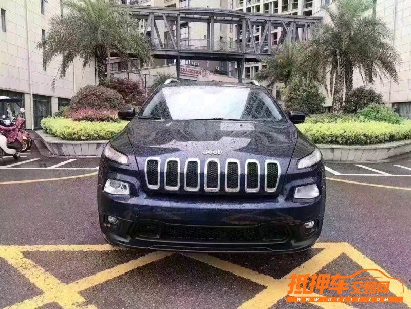 景德鎮18年Jeep自由光1