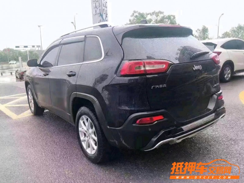 景德鎮18年Jeep自由光5