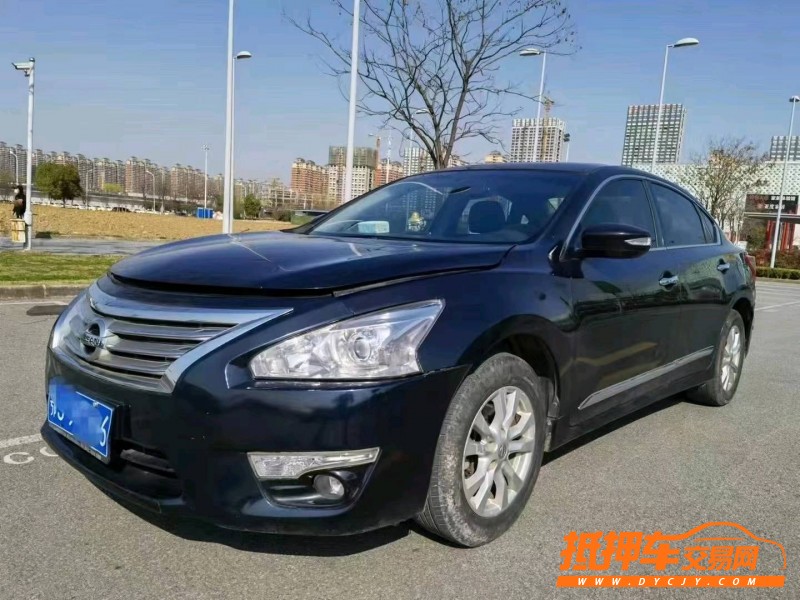 武漢15年日產天籟3