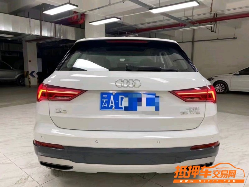 成都21年奧迪Q33