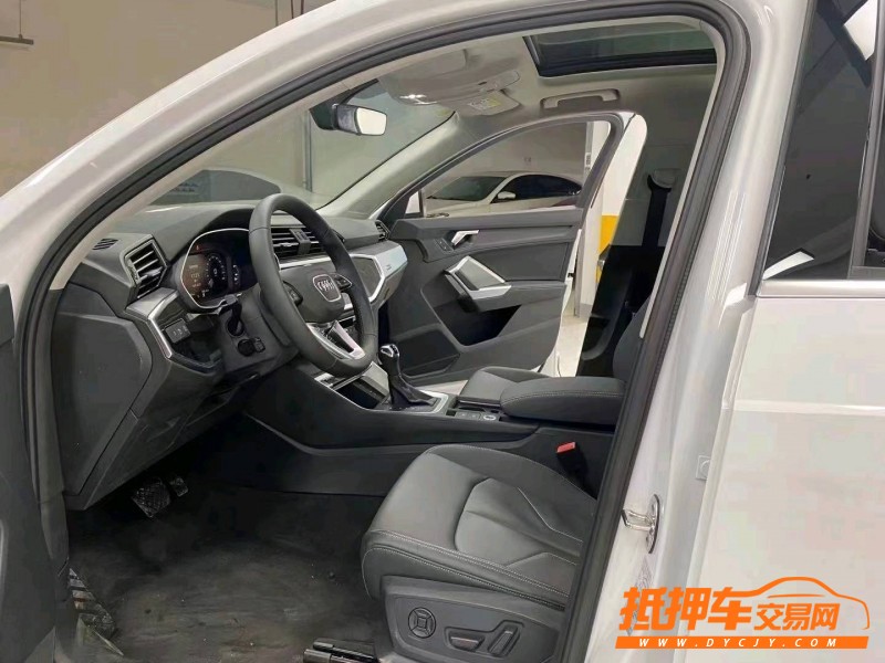成都21年奧迪Q34