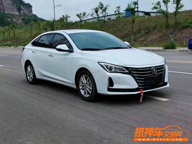 重慶20年長安汽車銳程CC3