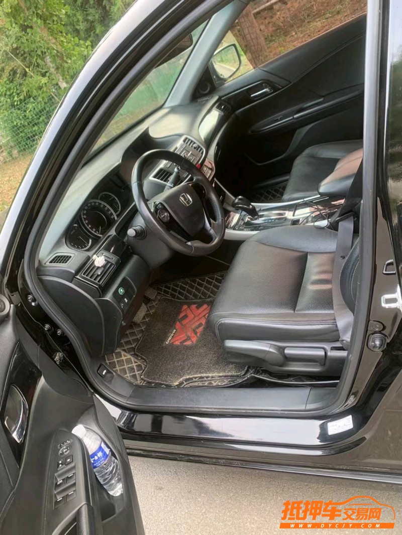 邢台17年本田雅阁2