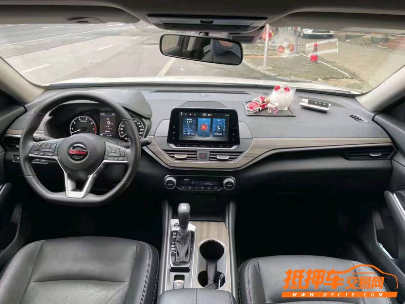 防城港21年日產天籟3