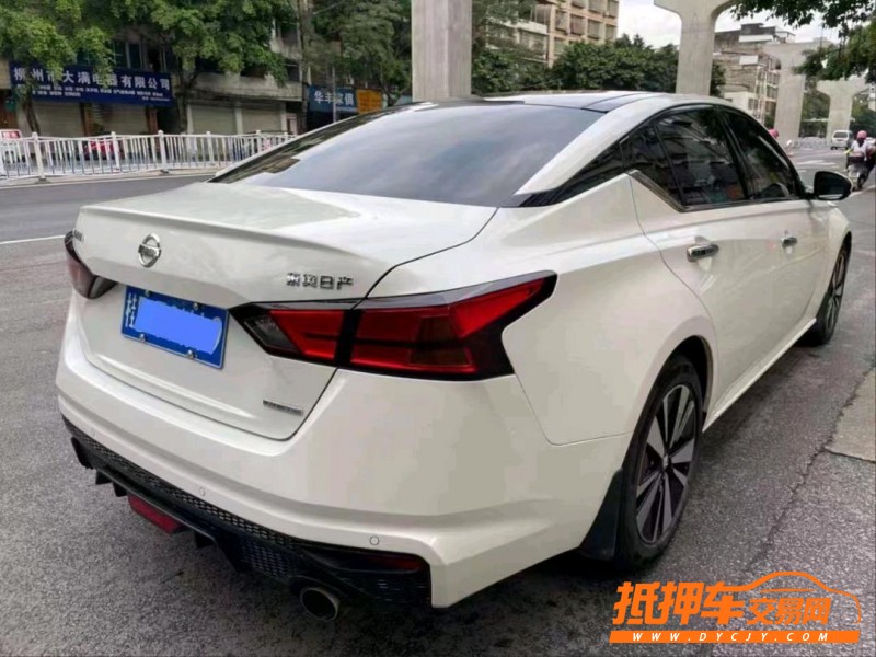 防城港21年日產天籟8