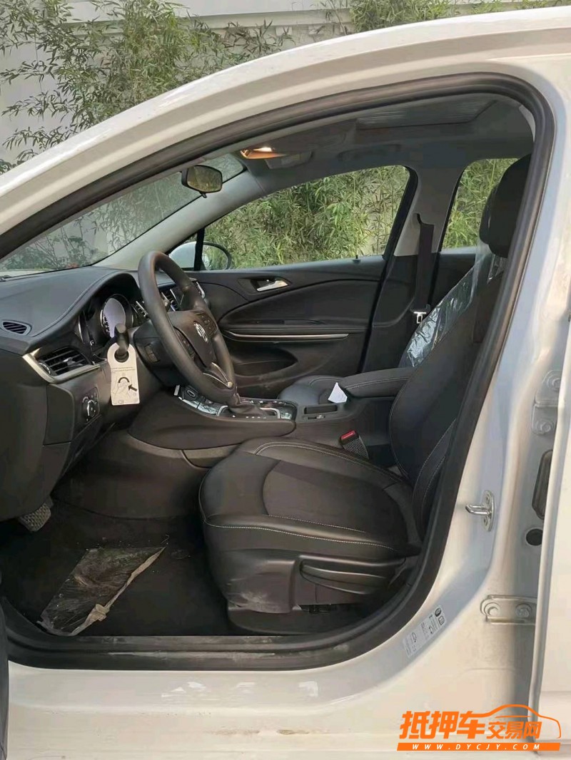 邢台22年别克威朗9