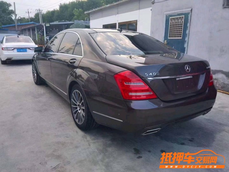 北京11年奔驰S8