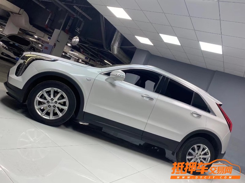 成都20年凱迪拉克CT47