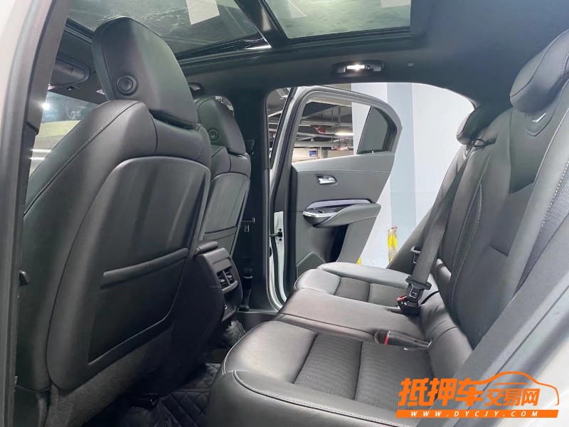 成都20年凱迪拉克CT41