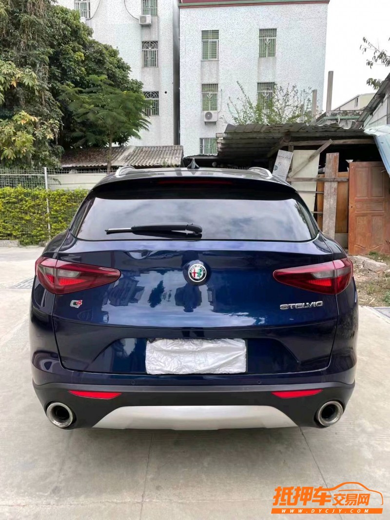 紹興18年阿爾法·羅密歐Stelvio5