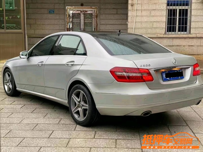 龍巖10年奔馳E9