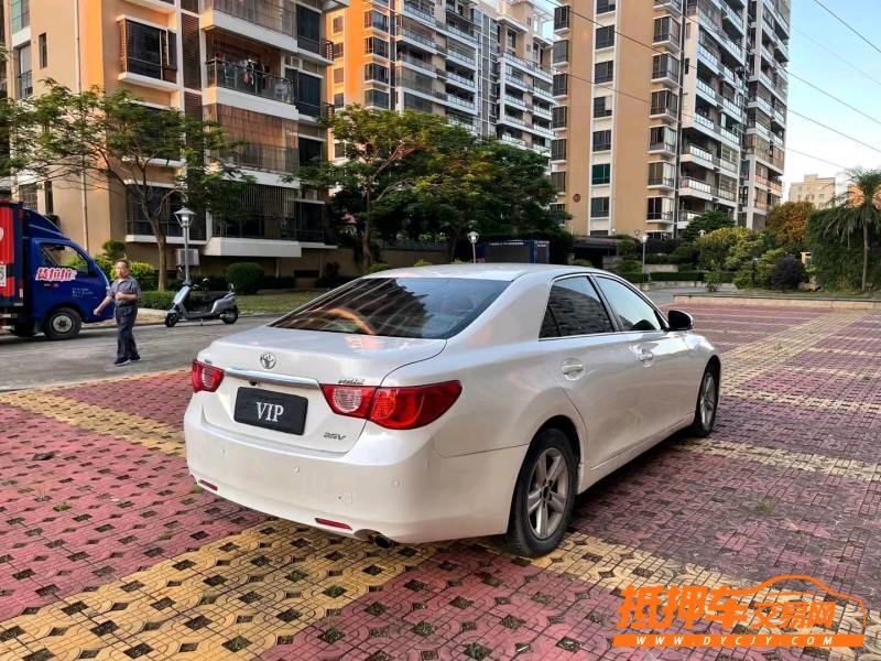 东莞11年丰田锐志9
