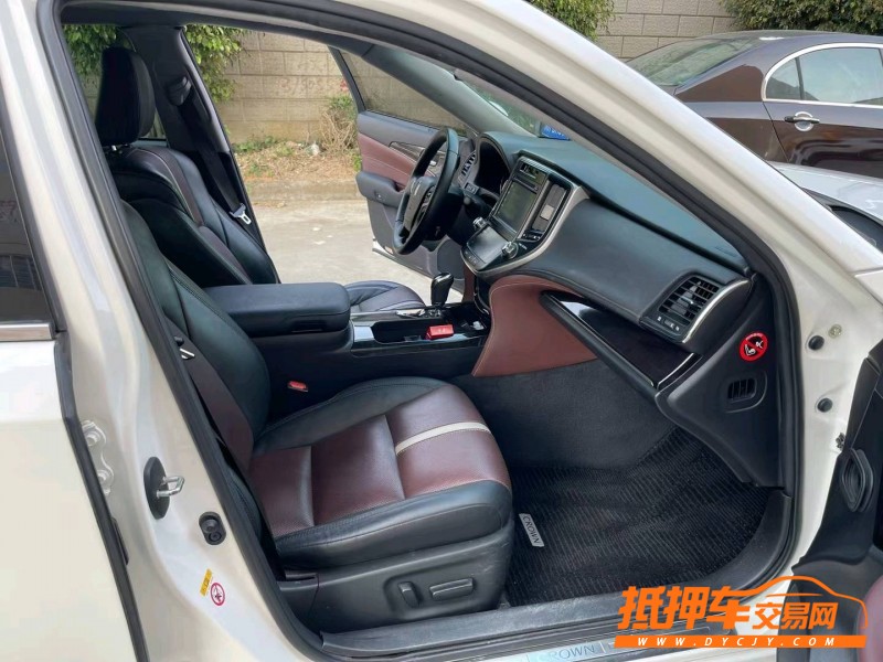 东莞17年丰田皇冠5