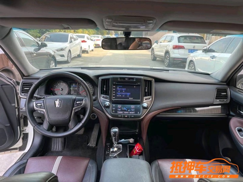 东莞17年丰田皇冠6