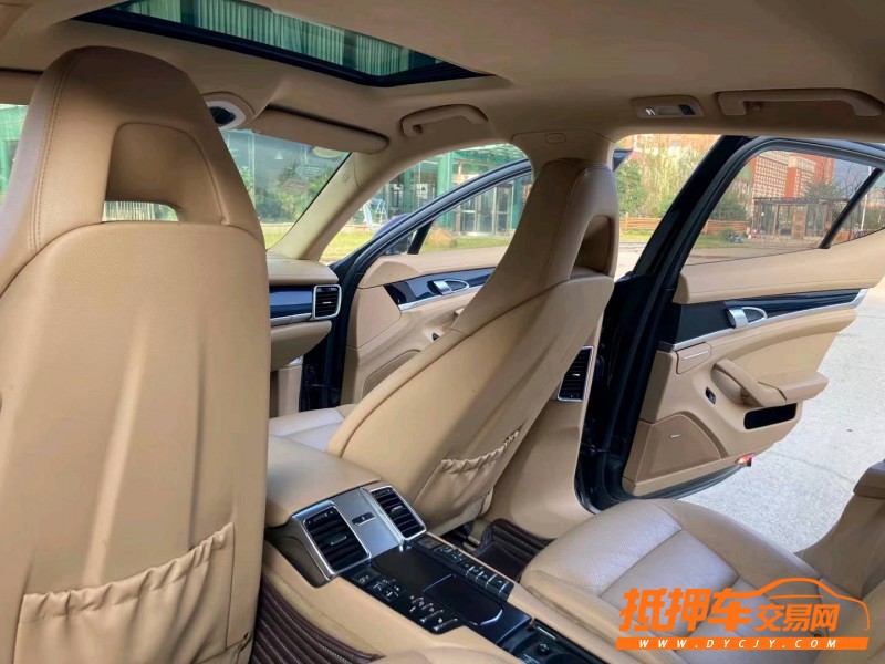 沈陽11年保時捷帕拉梅拉5