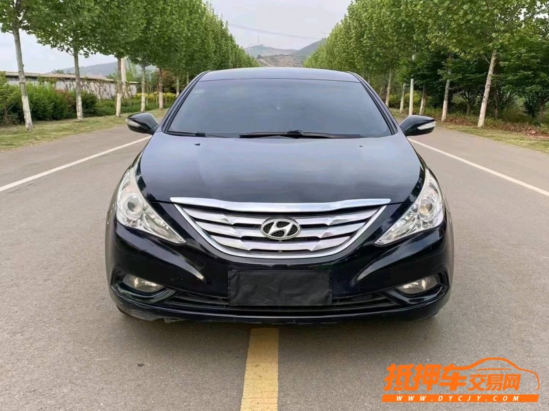 徐州13年现代索纳塔八1