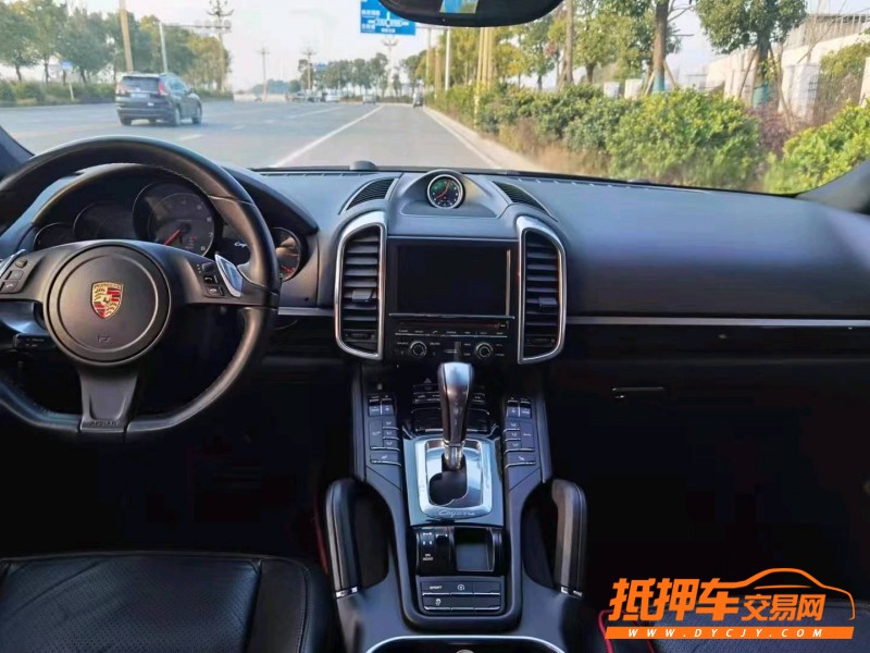 常德14年保時捷卡宴5