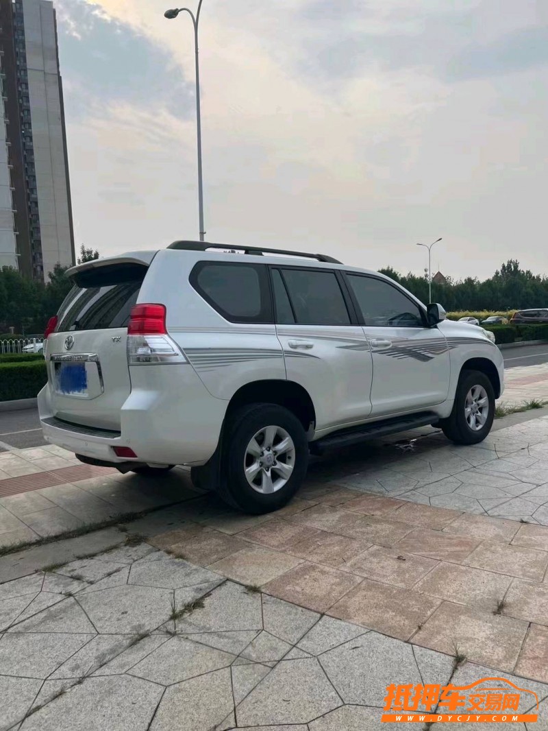 潍坊11年丰田普拉多7