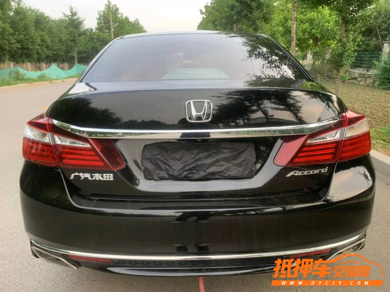 邢台17年本田雅阁3