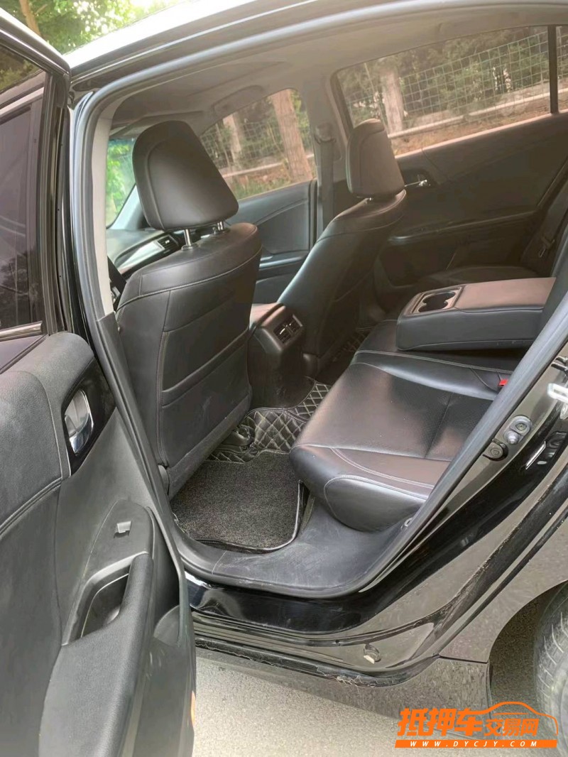 邢台17年本田雅阁8