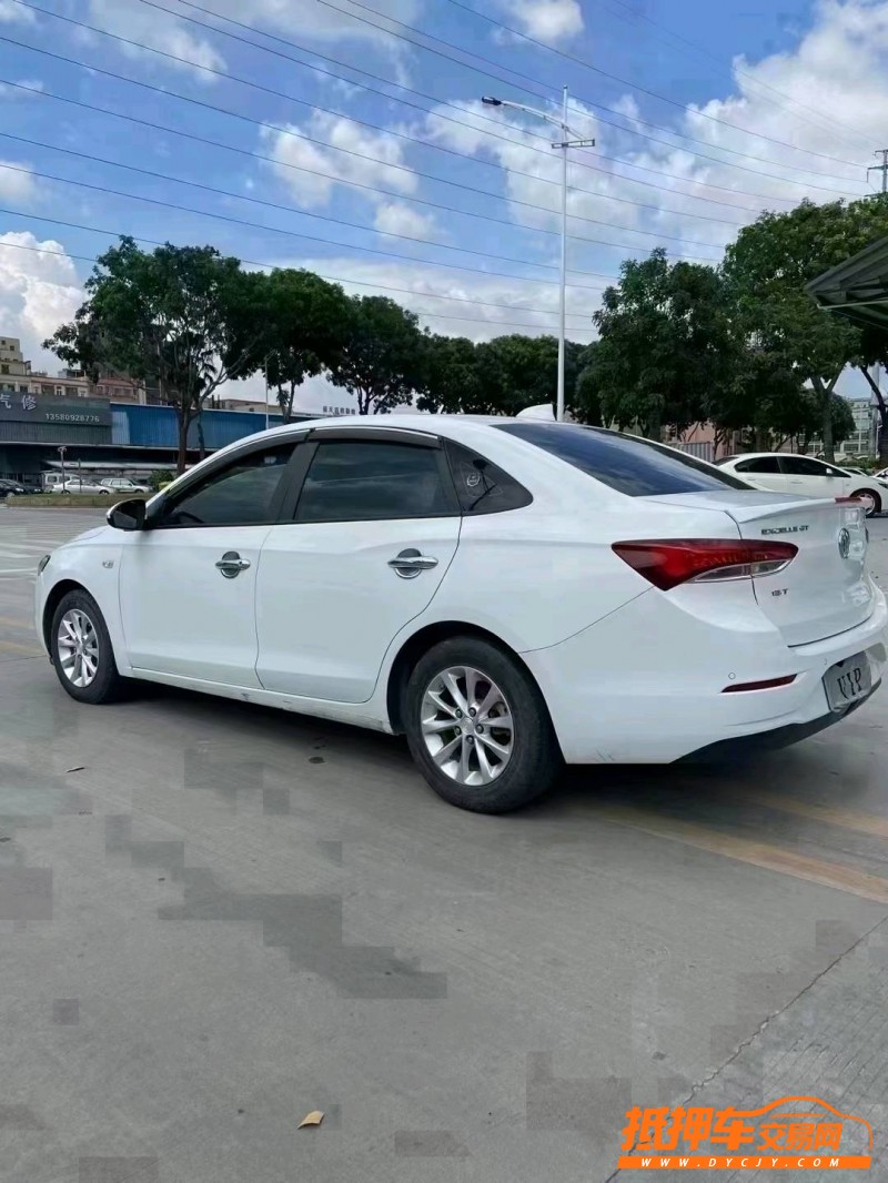 东莞18年别克英朗7
