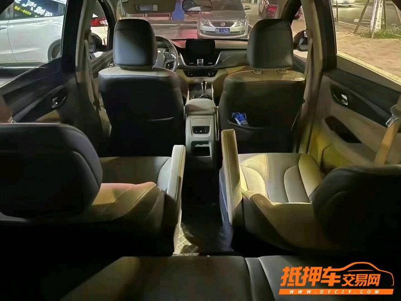 廈門18年寶駿7306