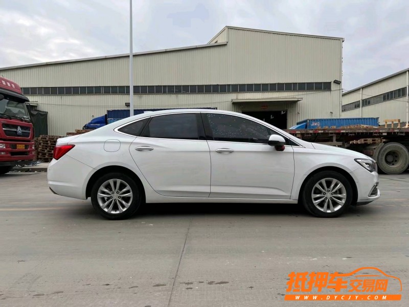 东莞18年别克威朗8